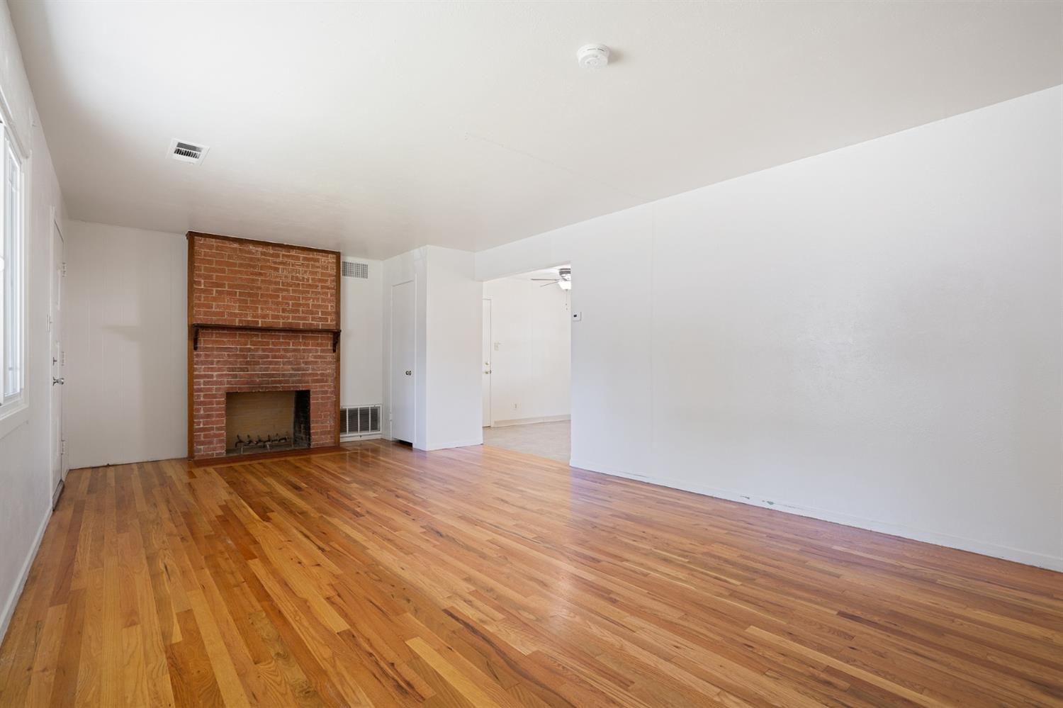 2104 Aloha Way Modesto, CA 95350 - Photo 14 of 50 Gallery Image 14