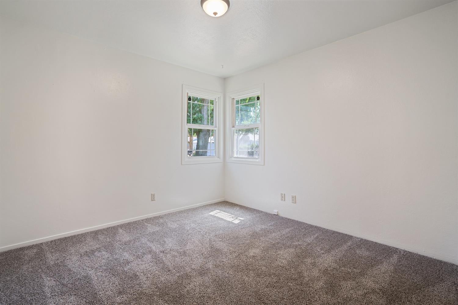 2104 Aloha Way Modesto, CA 95350 - Photo 29 of 50 Gallery Image 29