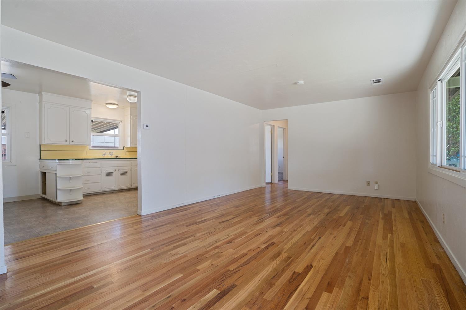 2104 Aloha Way Modesto, CA 95350 - Photo 7 of 50 Gallery Image 7