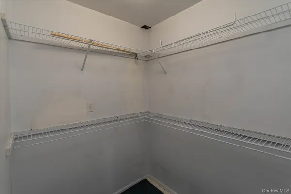 $2,350 | 99 Boniface Drive, Unit 1C, Pine Bush, NY 12566