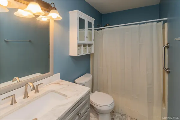 $2,350 | 99 Boniface Drive, Unit 1C, Pine Bush, NY 12566