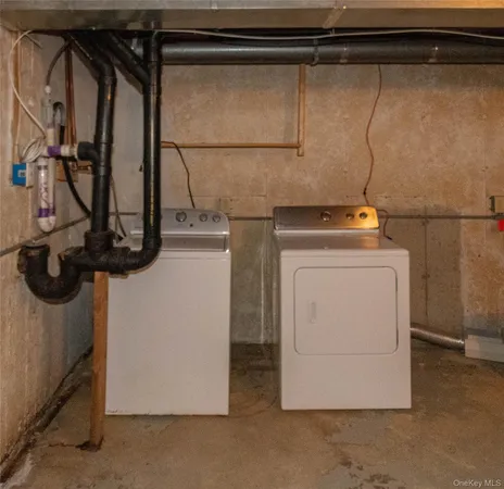 $2,350 | 99 Boniface Drive, Unit 1C, Pine Bush, NY 12566