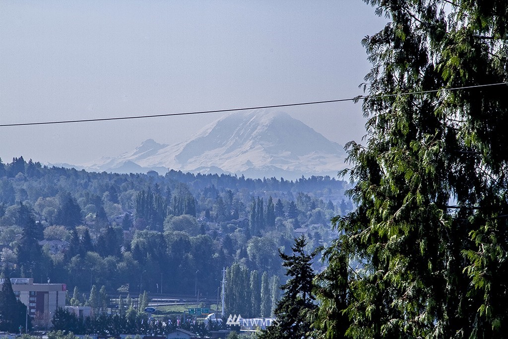 608 Southwest 3rd Place Renton, WA 98057 - Photo 2 of 17