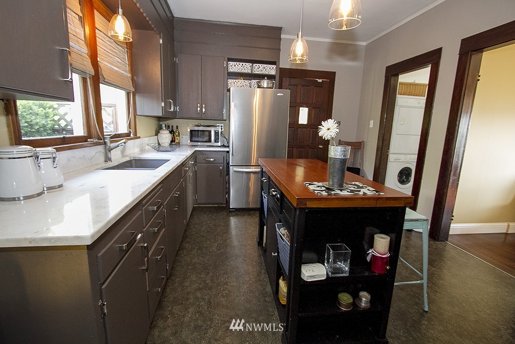 608 Southwest 3rd Place Renton, WA 98057 - Photo 11 of 17