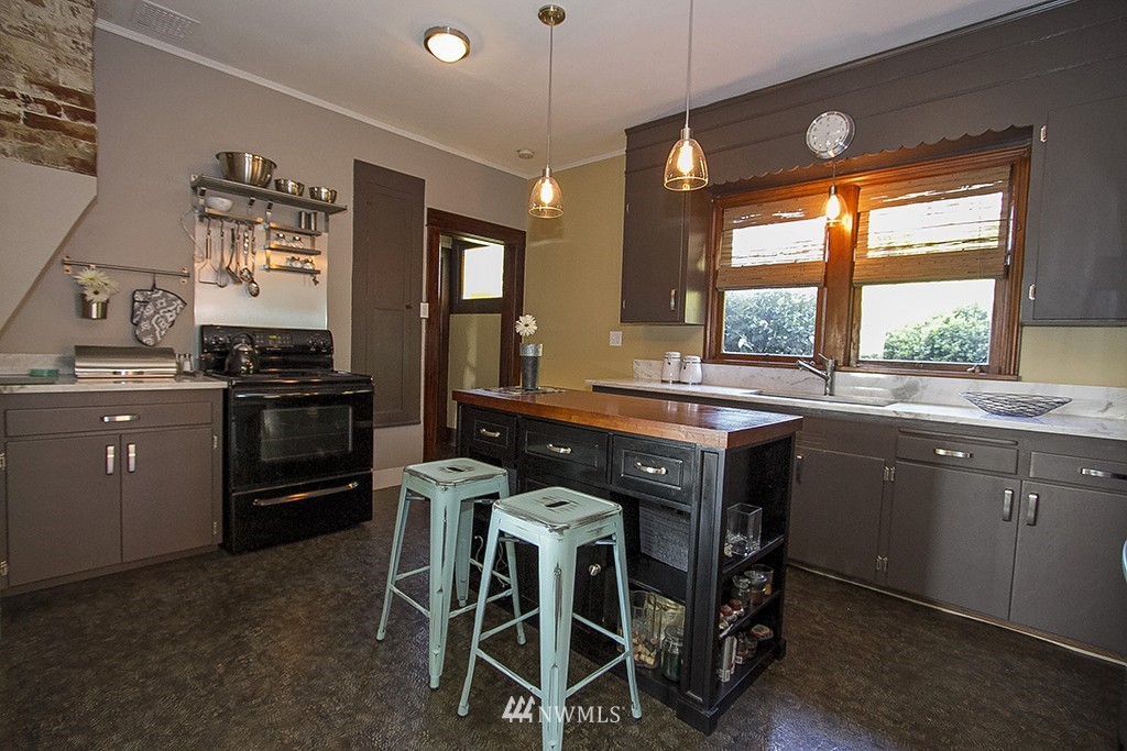 608 Southwest 3rd Place Renton, WA 98057 - Photo 12 of 17