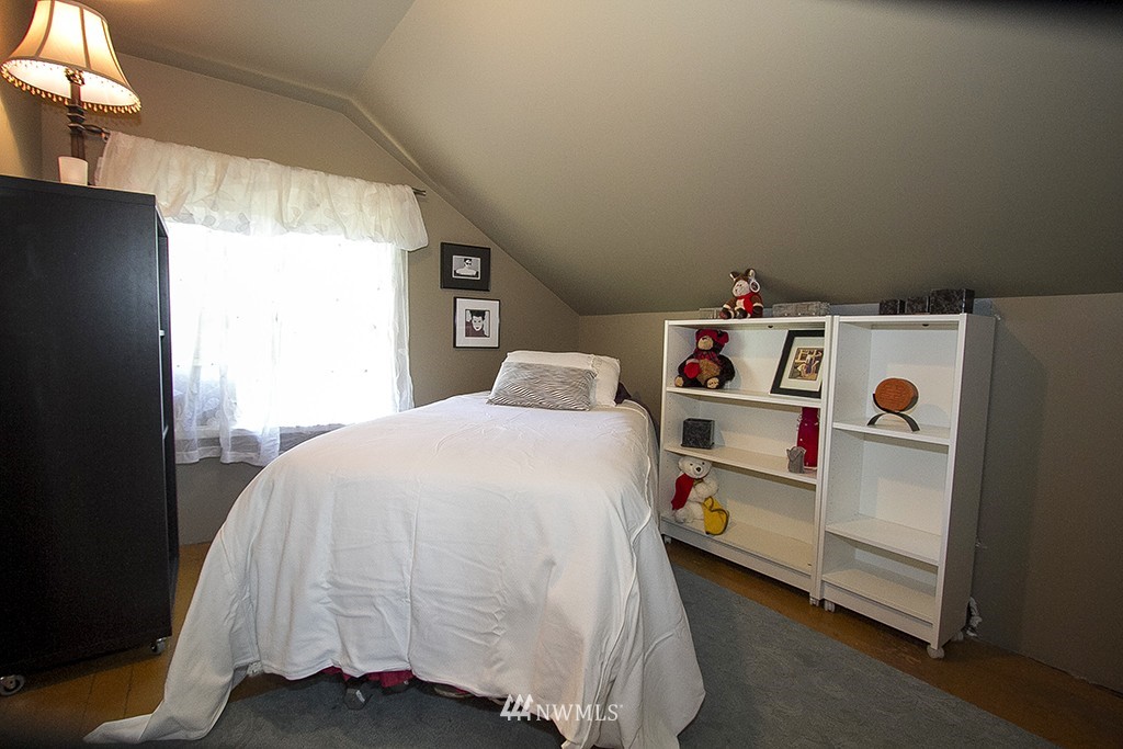 608 Southwest 3rd Place Renton, WA 98057 - Photo 14 of 17