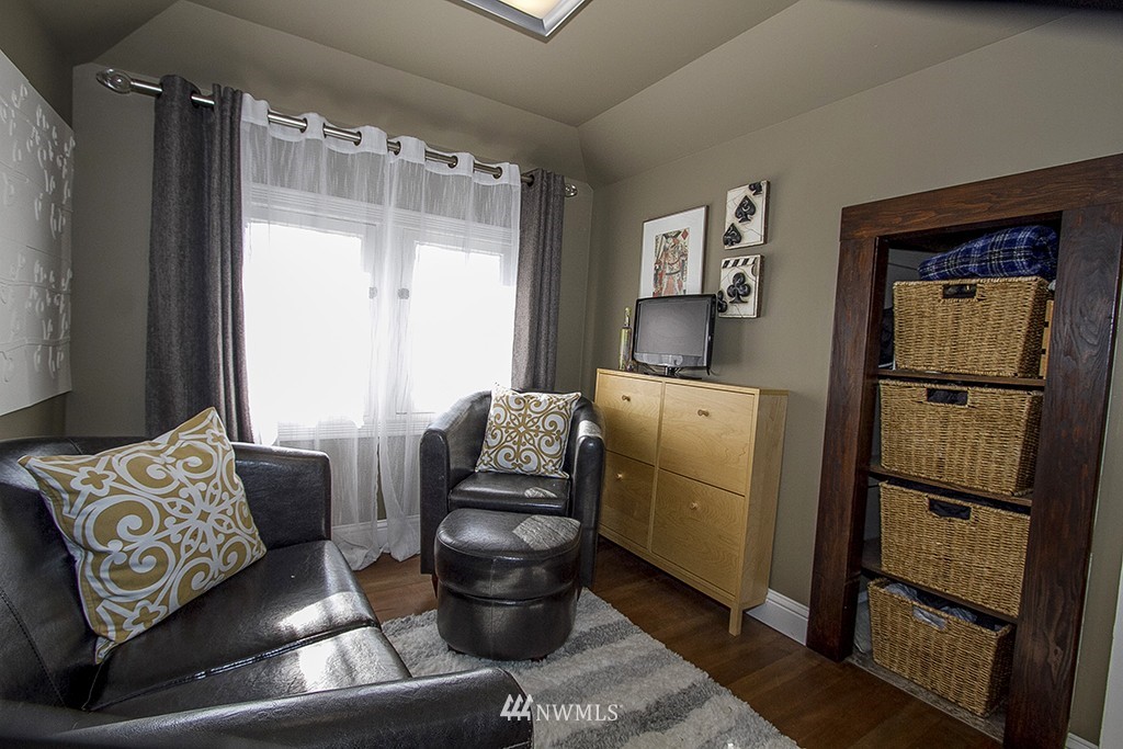 608 Southwest 3rd Place Renton, WA 98057 - Photo 15 of 17