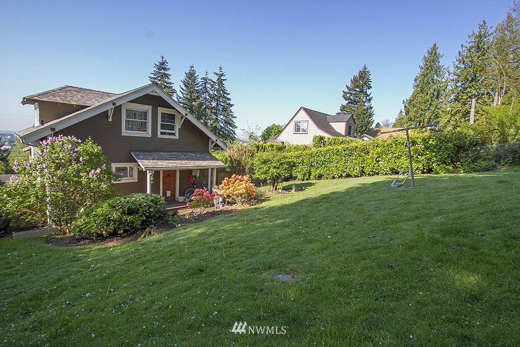 608 Southwest 3rd Place Renton, WA 98057 - Photo 3 of 17