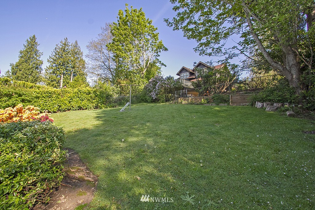 608 Southwest 3rd Place Renton, WA 98057 - Photo 4 of 17