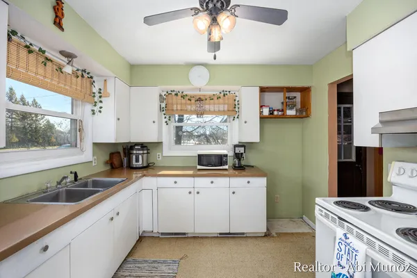 $340,000 | 9211 Alpine Avenue Northwest, Sparta, MI 49345