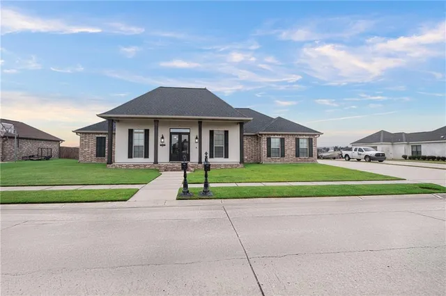 $488,400 | 111 Beau Pl Boulevard, Des Allemands, LA 70030