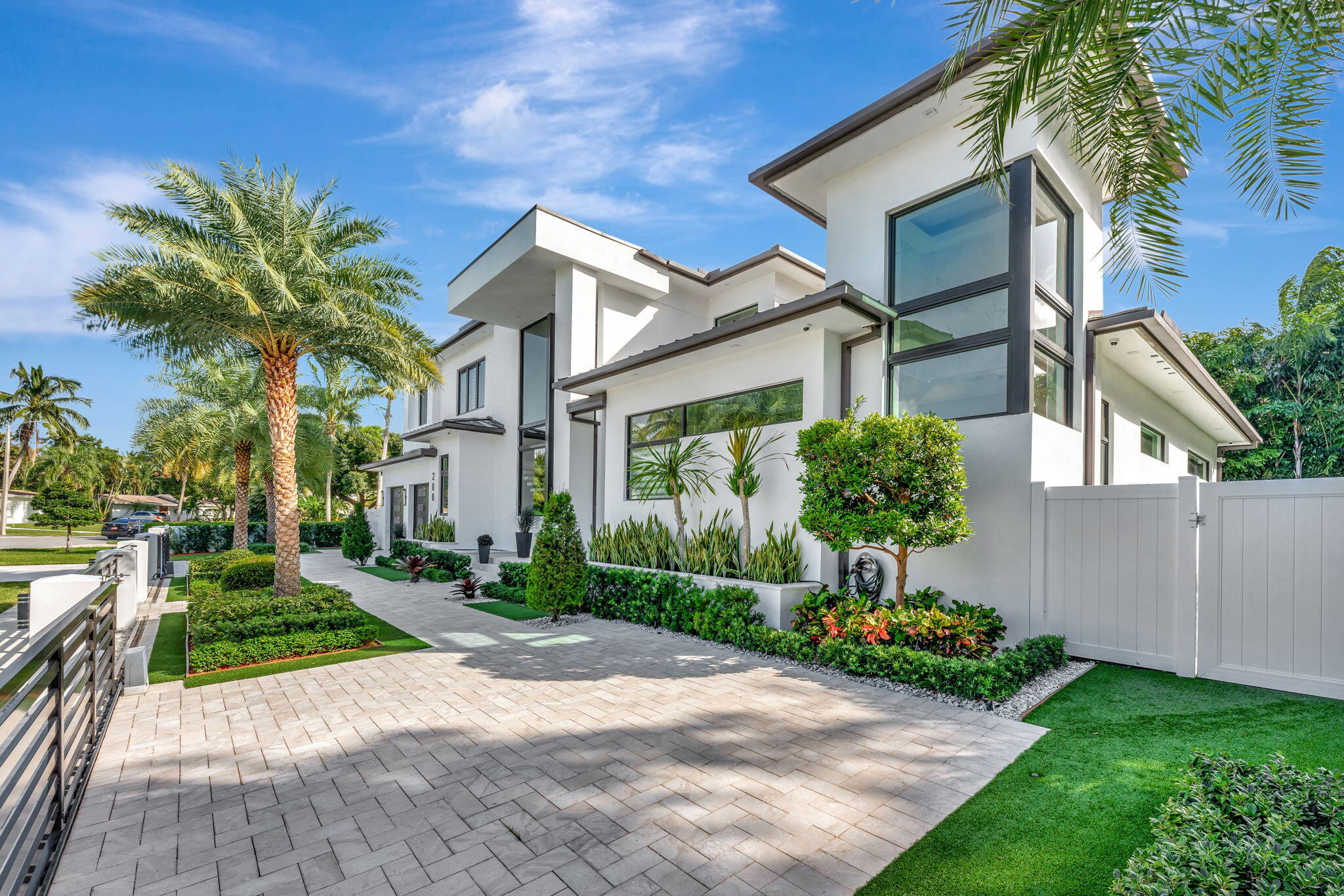200 Northeast 6th Street Boca Raton, FL 33432 - Photo 4 of 70 2-web-or-mls-DSC00406