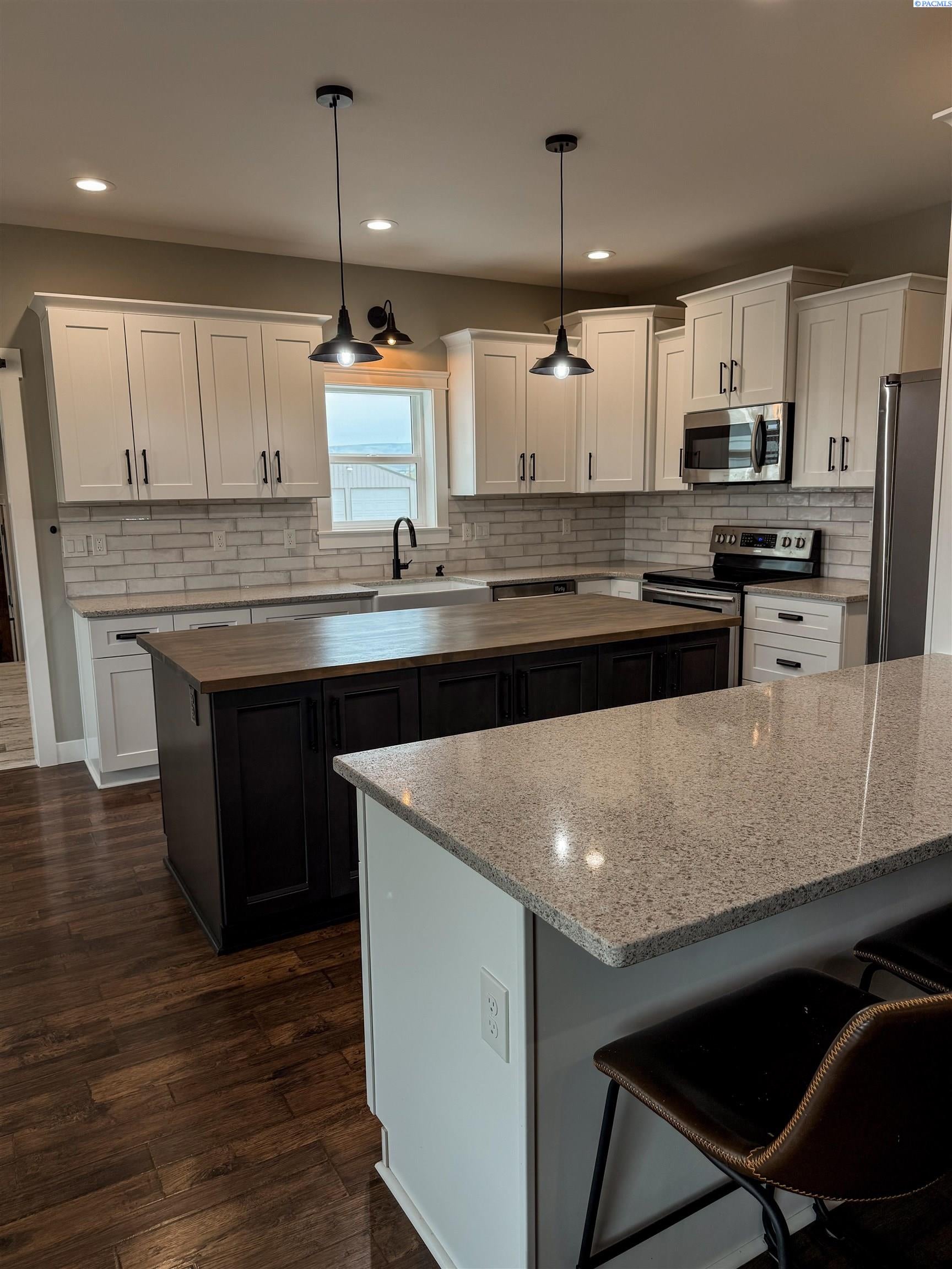 214611 East Perkins Road Kennewick, WA 99337 - Photo 12 of 45 Gallery Image 12