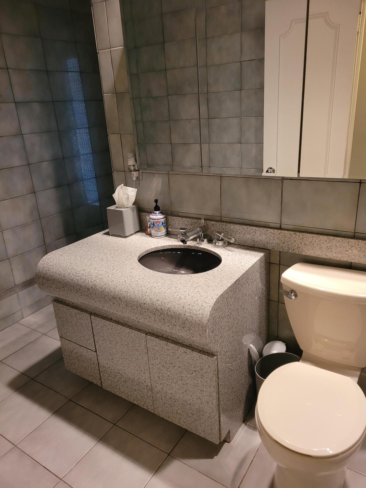 2380 Northeast 196th Street Miami, FL 33180 - Photo 18 of 24 20221218_153249