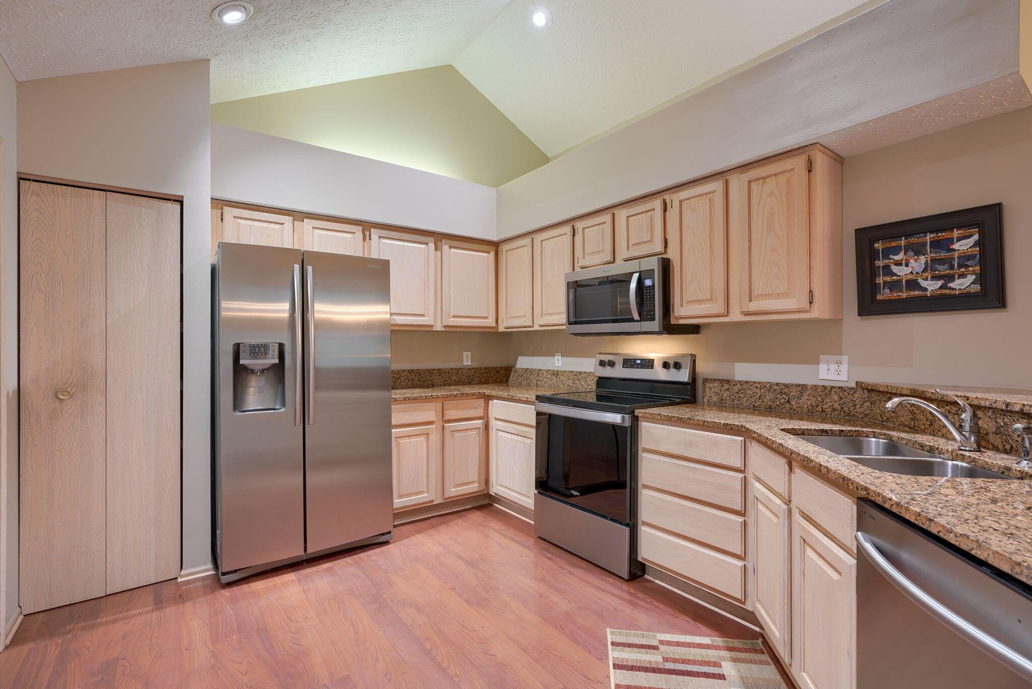 830 Windward Way, Unit 1 Columbus, OH 43230 - Photo 13 of 30 SS appliances