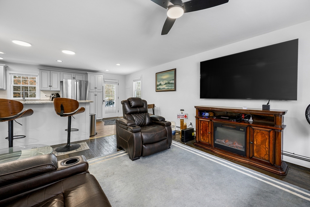 9 Woodville Way Wareham, MA 02571 - Photo 8 of 36