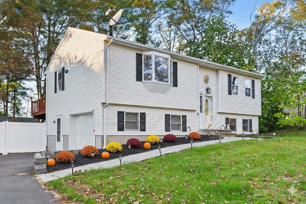 53 Bigelow Road Webster, MA 01570 - Photo 1 of 26 Gallery Image 1