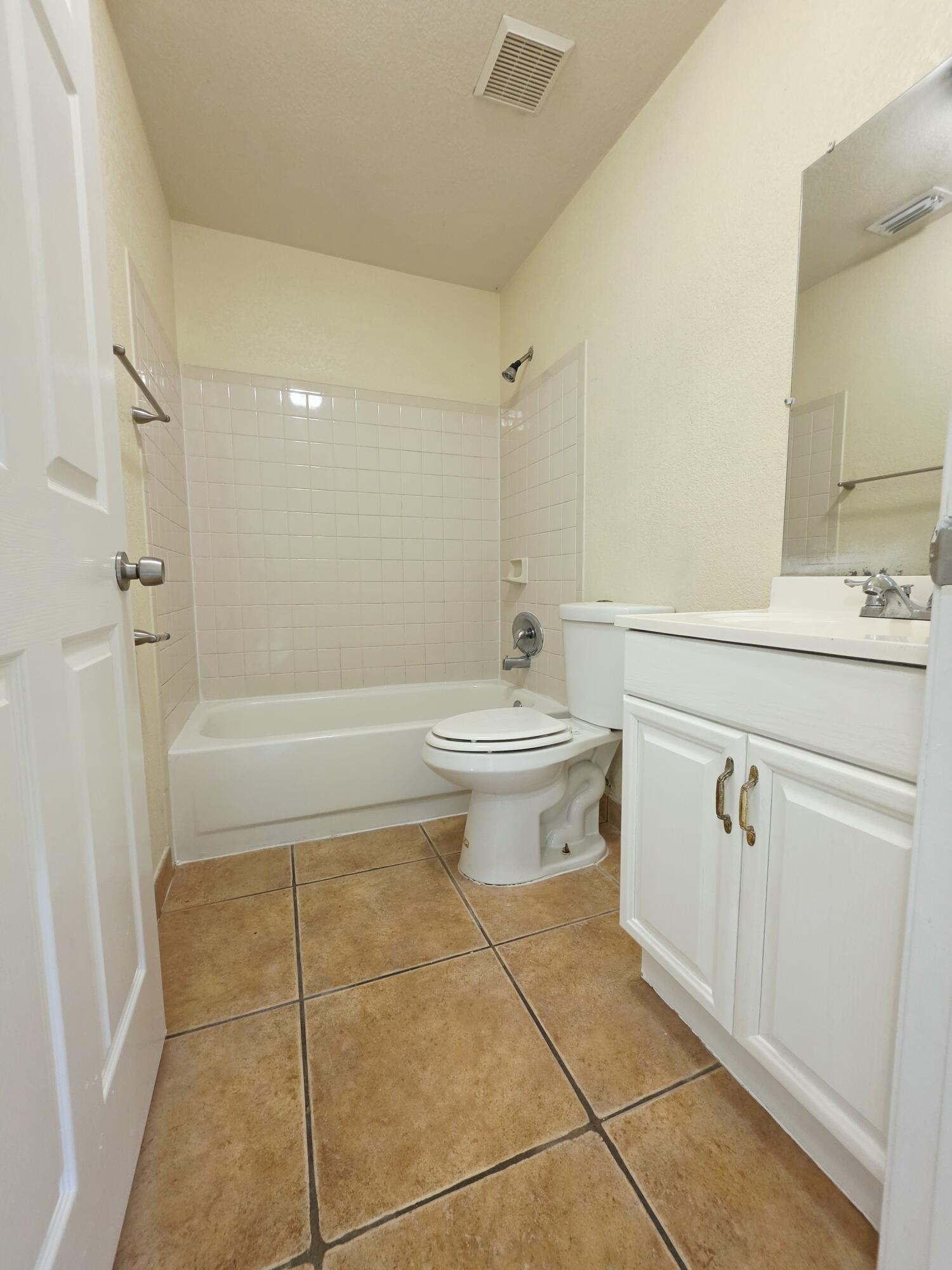 5447 Twin Oakes Road Lake Worth, FL 33463 - Photo 9 of 17 20260702_114429