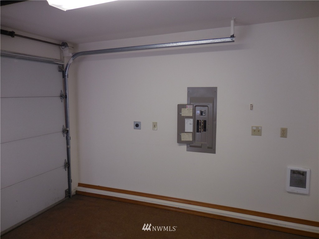 1612 Southwest Old Clifton Road Port Orchard, WA 98367 - Photo 20 of 25 Gallery Image 20