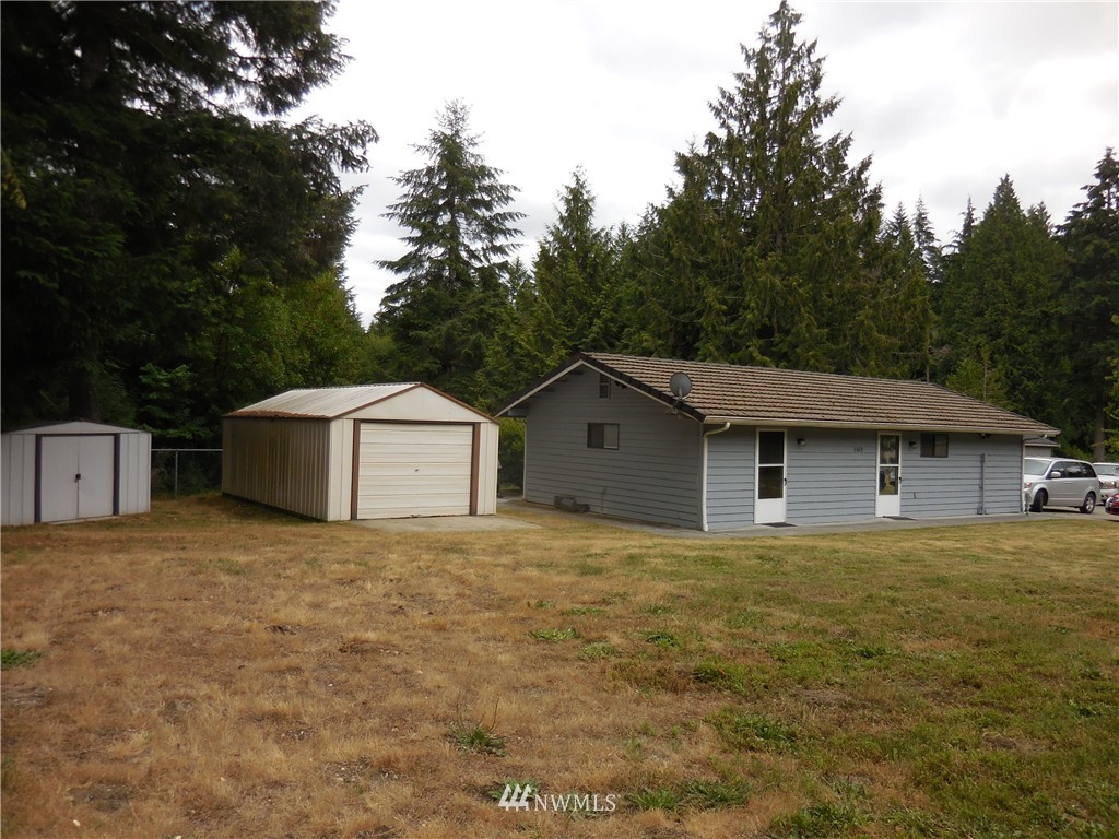 1612 Southwest Old Clifton Road Port Orchard, WA 98367 - Photo 3 of 25 Gallery Image 3
