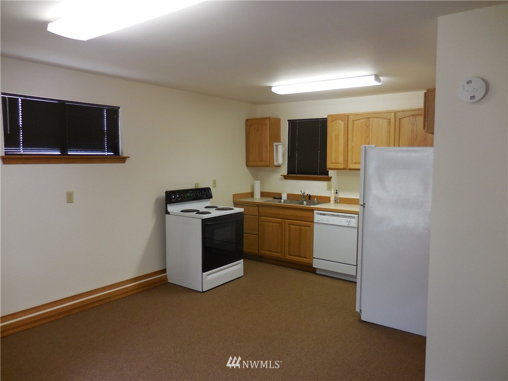 1612 Southwest Old Clifton Road Port Orchard, WA 98367 - Photo 10 of 25 Gallery Image 10