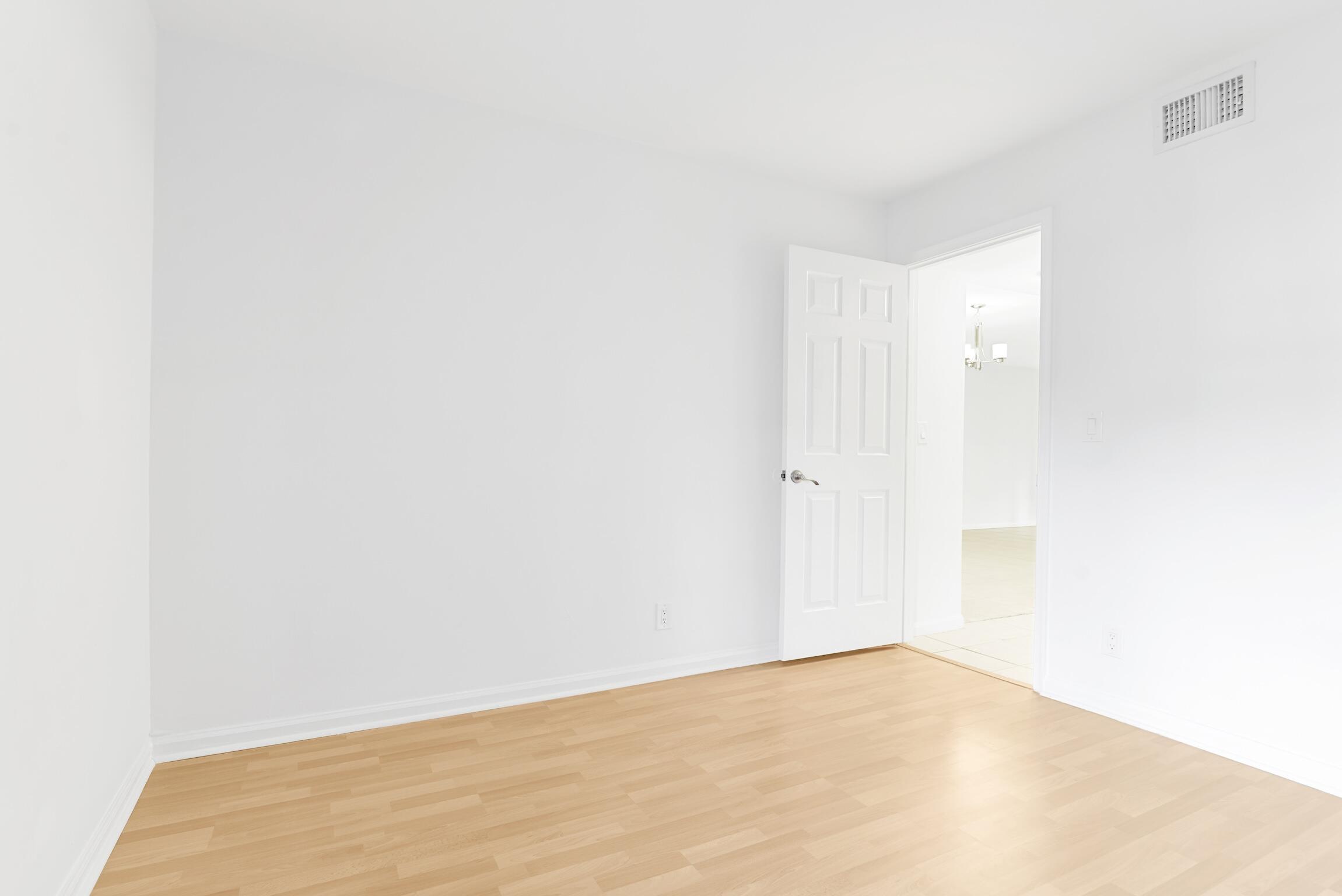 3129 Millwood Terrace, Unit M137 Boca Raton, FL 33431 - Photo 23 of 58 Guest Bedroom