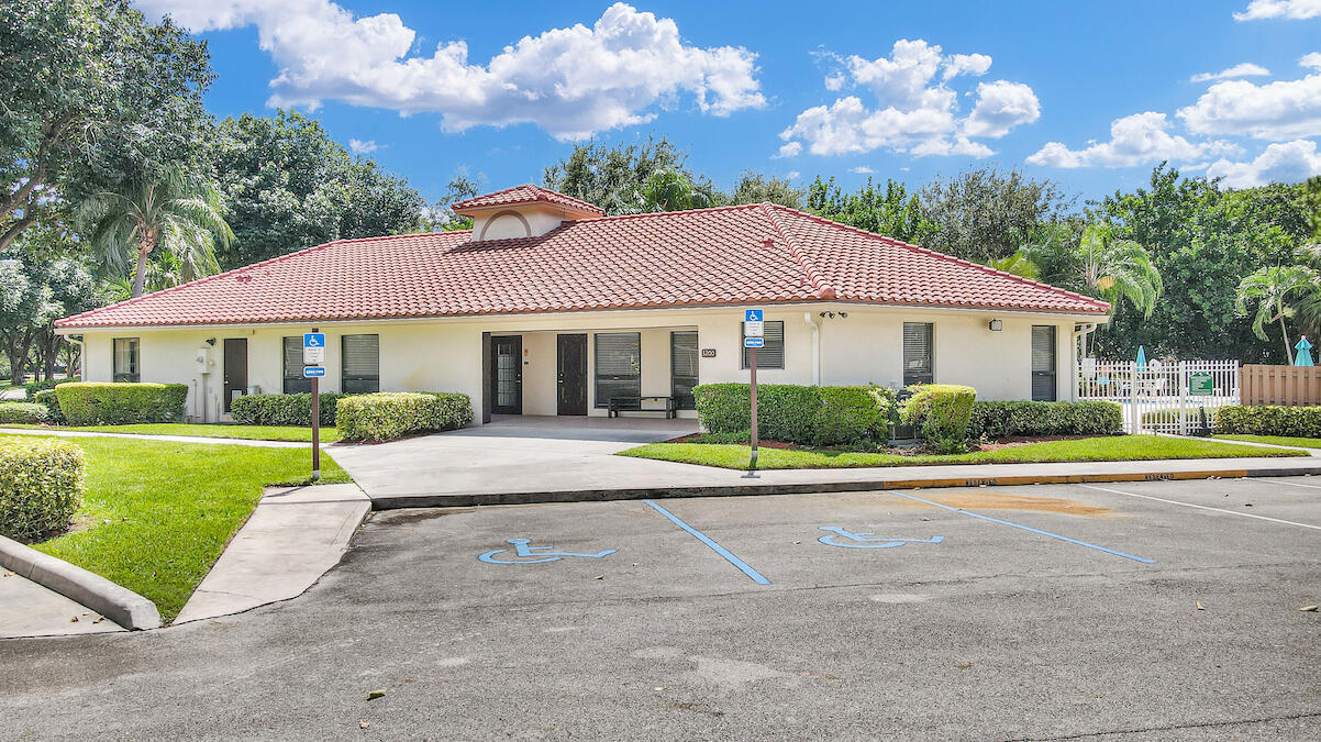 3129 Millwood Terrace, Unit M137 Boca Raton, FL 33431 - Photo 43 of 58 Clubhouse