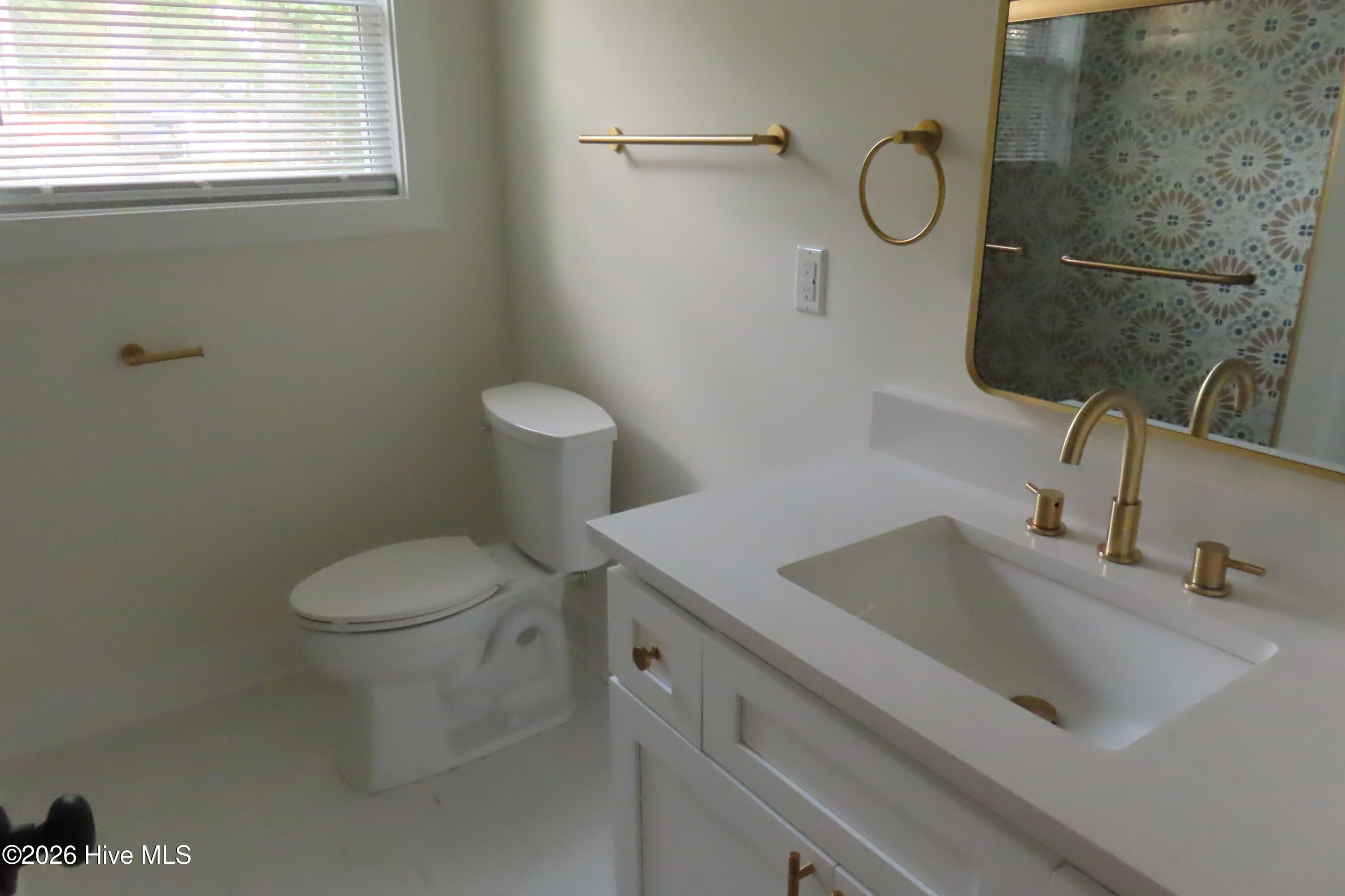 237 East Vineland Road Augusta, GA 30904 - Photo 9 of 20 Hall Bath