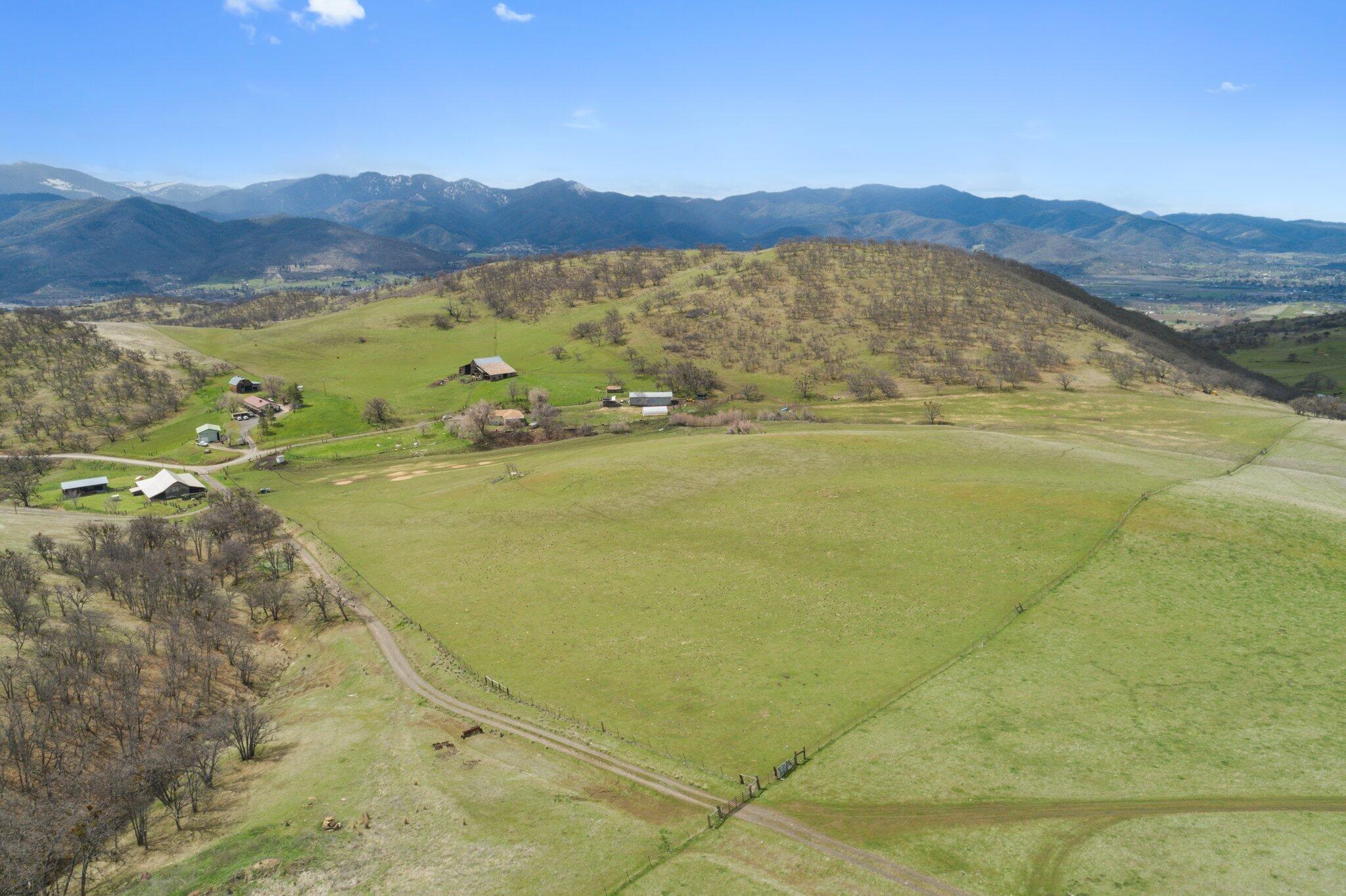 3403 North Valley View Road Ashland, OR 97520 - Photo 7 of 51 23-web-or-mls-DJI_0108