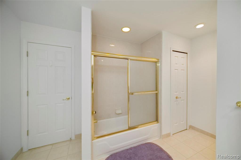 3743 Sleepy Fox Drive Rochester Hills, MI 48309 - Photo 42 of 55