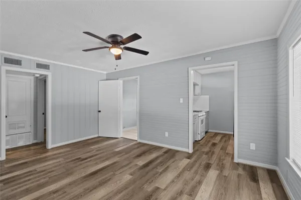 $950 | 2324 Cedar Drive, Unit 3, La Marque, TX 77568