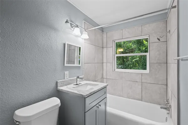 $950 | 2324 Cedar Drive, Unit 3, La Marque, TX 77568