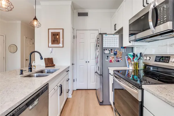 $250,000 | 7151 Gaston Avenue, Unit 408, Dallas, TX 75214