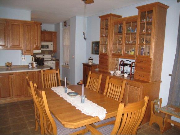 7501 Ridge Boulevard, Unit 3A Brooklyn, NY 11209 - Photo 1 of 8 Kitchen and Dining Area