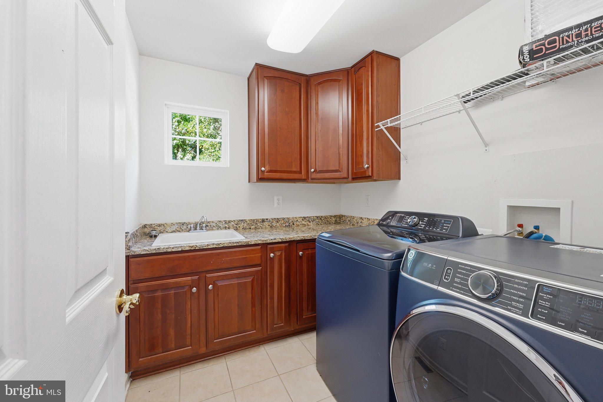 2148 Chestnut Lane Frederick, MD 21702 - Photo 25 of 77 Laundry