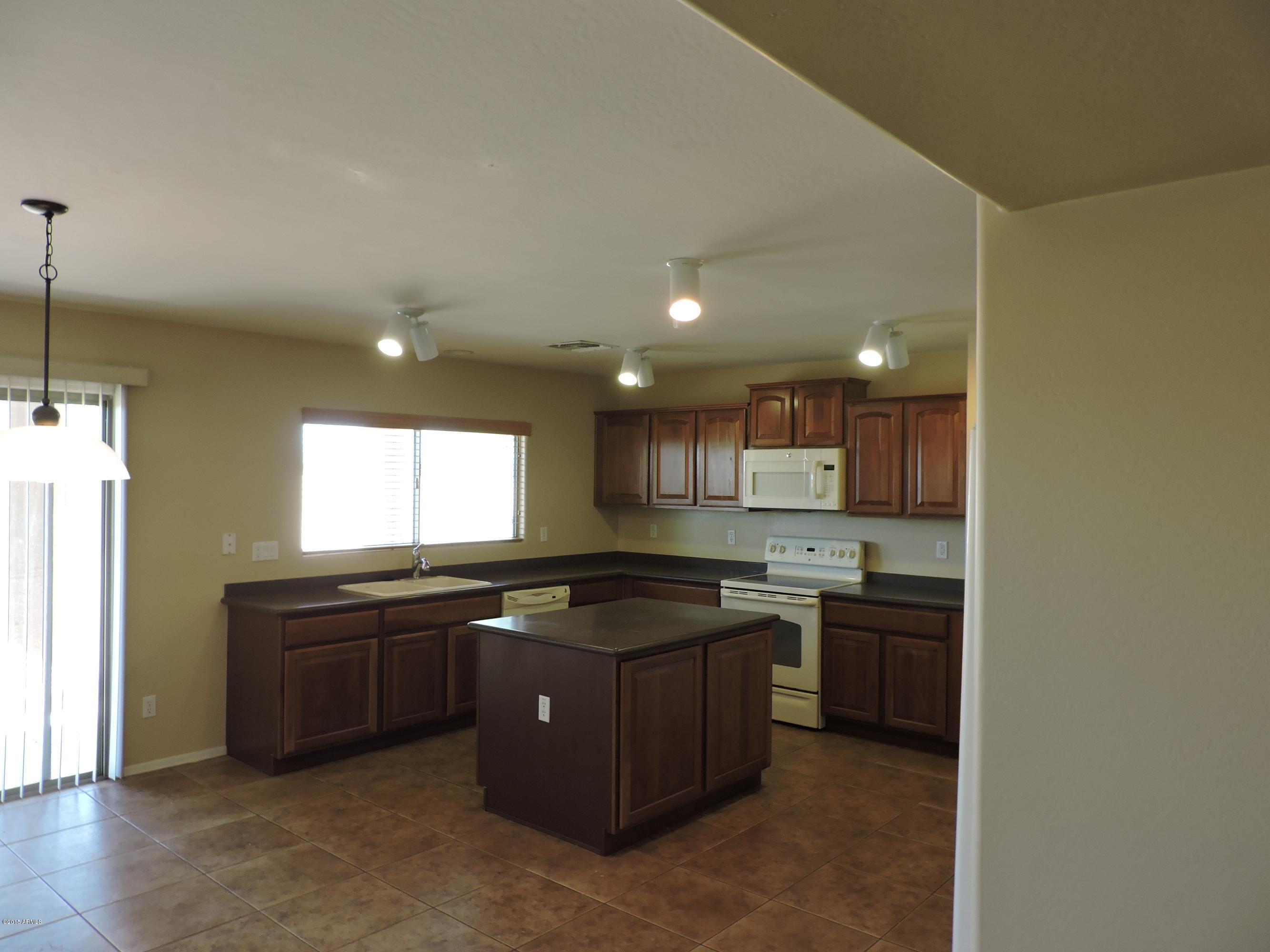 43673 West Cowpath Road Maricopa, AZ 85138 - Photo 5 of 33 43673 W Cowpath 005