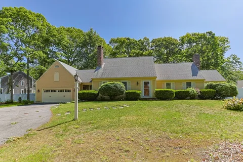 $819,000 | 2 Fairway Circle, Sandwich, MA 02563