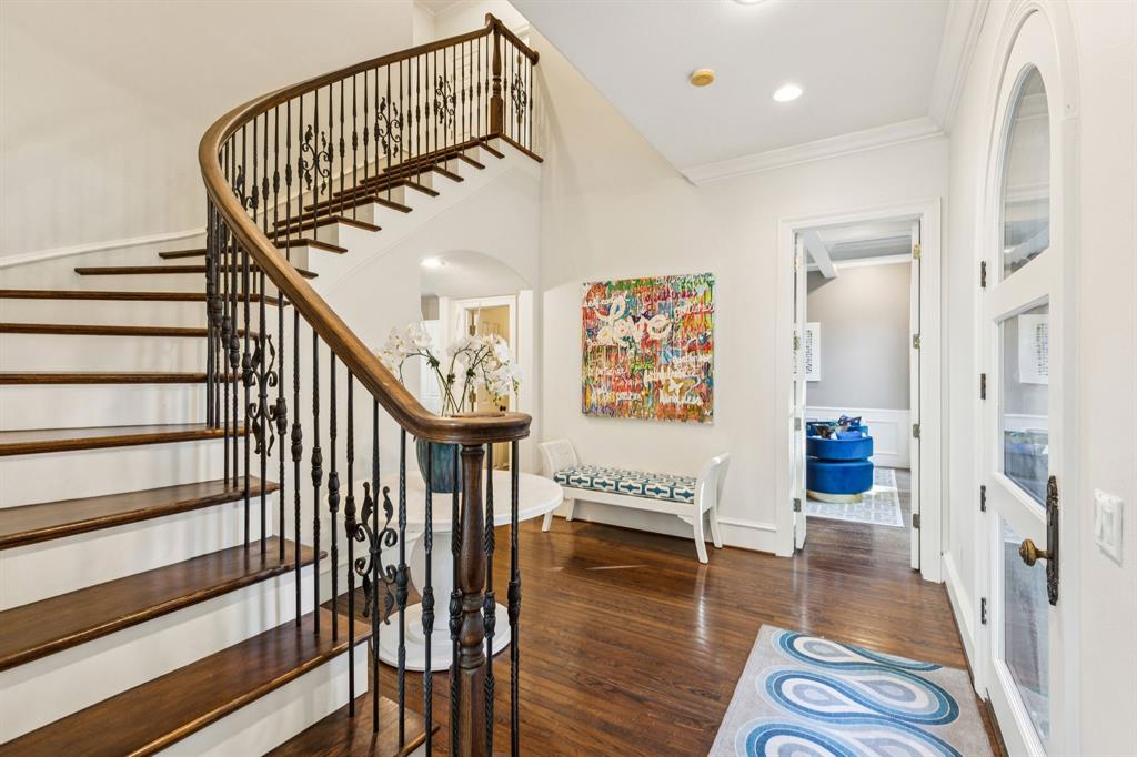 7423 Marquette Street Dallas, TX 75225 - Photo 5 of 31 Entry leads to private office on the front of the house.