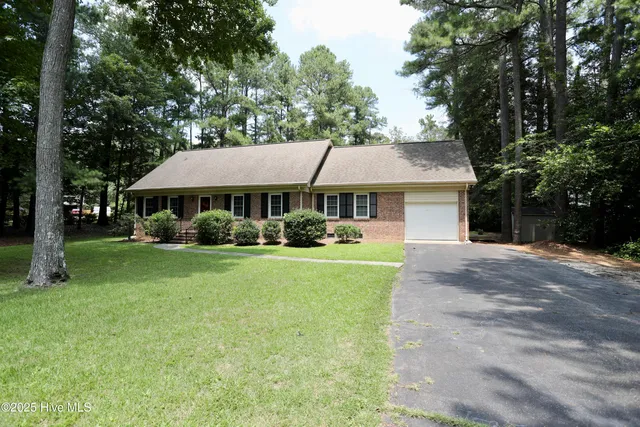 $2,250 | 202 Haldane Drive, Southern Pines, NC 28387