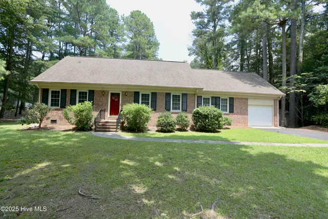 $2,250 | 202 Haldane Drive, Southern Pines, NC 28387