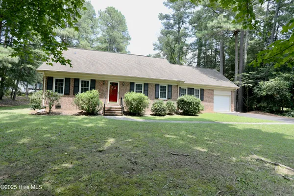 $2,250 | 202 Haldane Drive, Southern Pines, NC 28387