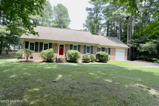 $2,250 | 202 Haldane Drive, Southern Pines, NC 28387