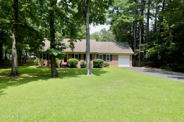 $2,250 | 202 Haldane Drive, Southern Pines, NC 28387