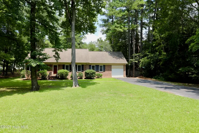 $2,250 | 202 Haldane Drive, Southern Pines, NC 28387