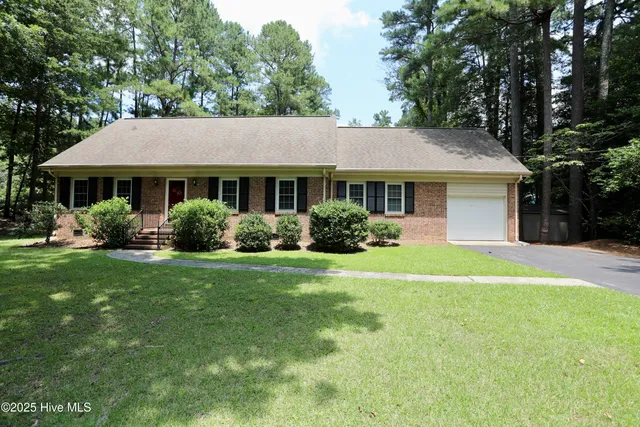 $2,250 | 202 Haldane Drive, Southern Pines, NC 28387