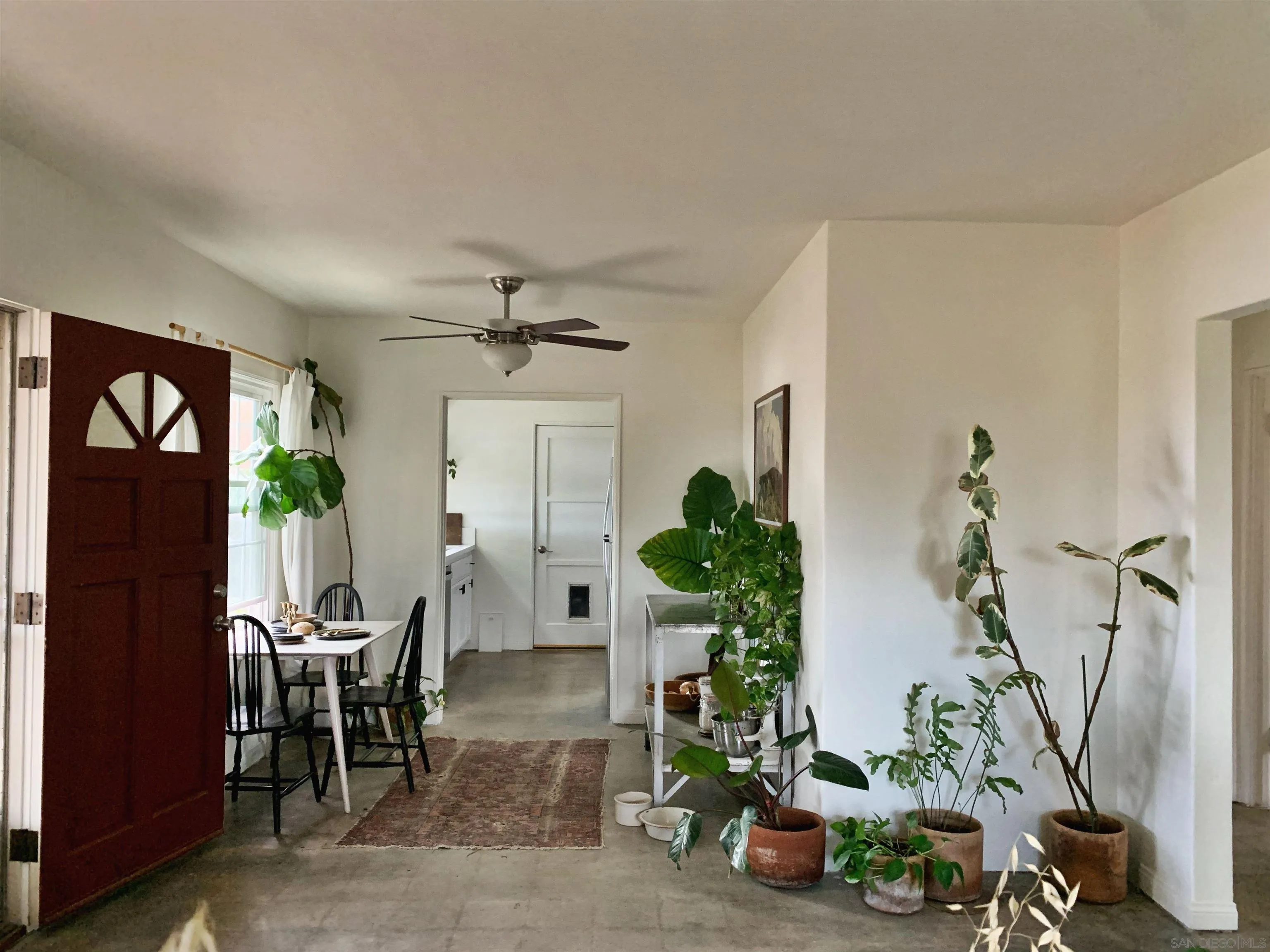 641 West Elder Street Fallbrook, CA 92028 - Photo 3 of 25 Gallery Image 3
