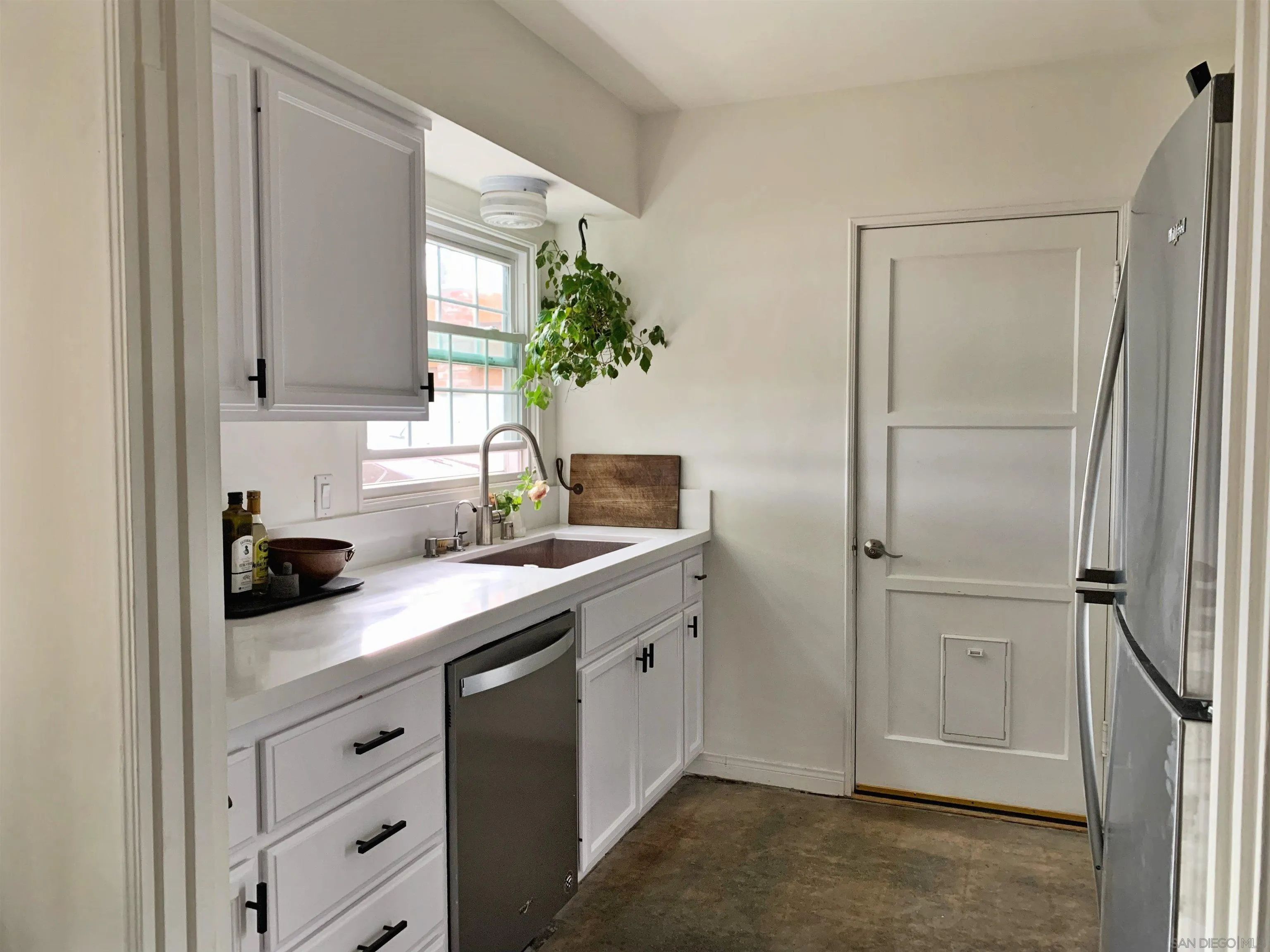 641 West Elder Street Fallbrook, CA 92028 - Photo 6 of 25 Gallery Image 6