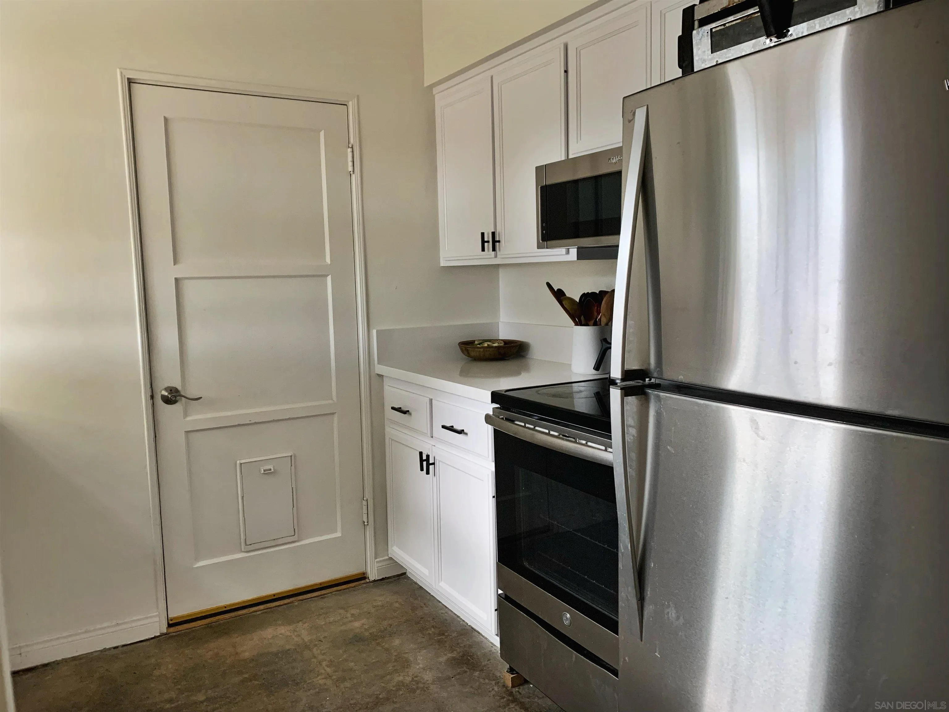 641 West Elder Street Fallbrook, CA 92028 - Photo 8 of 25 Gallery Image 8