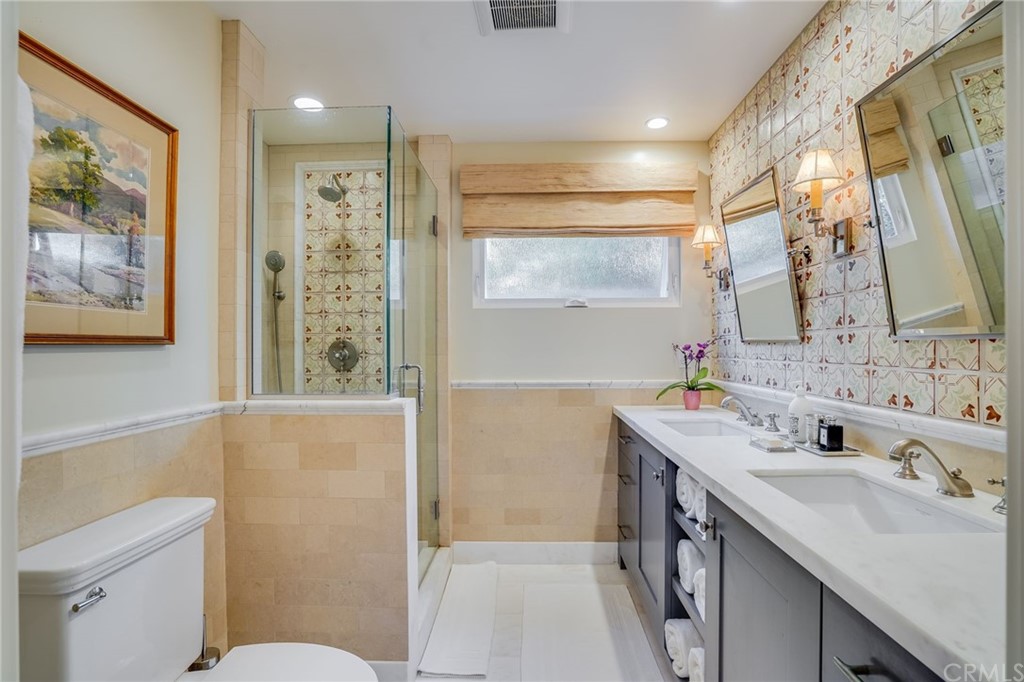 1336 Terrace Way Laguna Beach, CA 92651 - Photo 19 of 33 Primary Bathroom