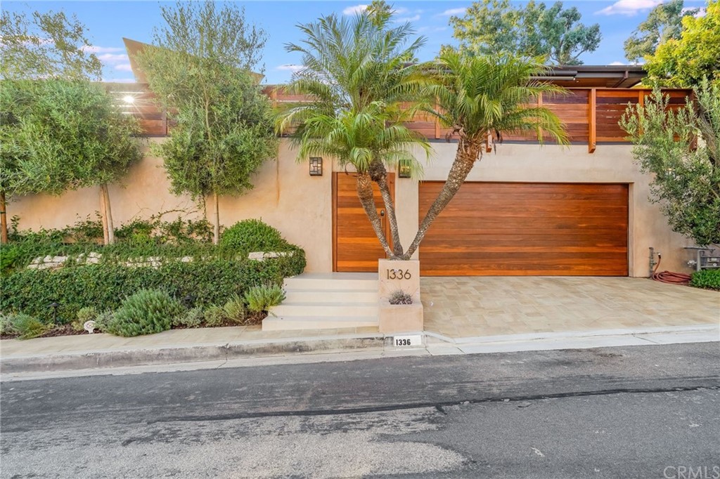 1336 Terrace Way Laguna Beach, CA 92651 - Photo 3 of 33